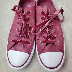 Converse All Stars in Vintage Wine Textured Velvet, Size 9